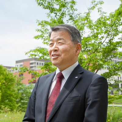 金沢大学長　山崎 光悦 写真