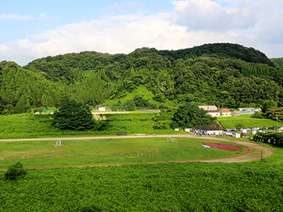 現在の陸上競技場(写真手前)とサッカー場(写真奥)