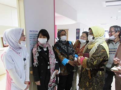 富士見高原病院で働くインドネシア人EPA候補者との意見交換の様子