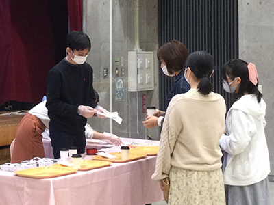 スープ試食会の様子